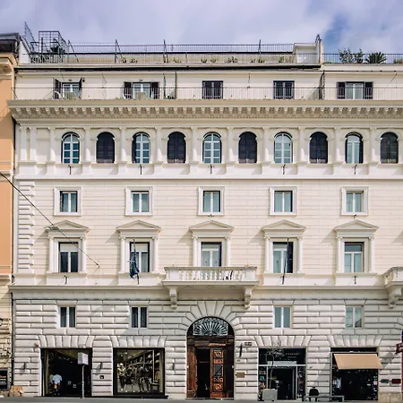 بوتيك ناتسيوناله فندق